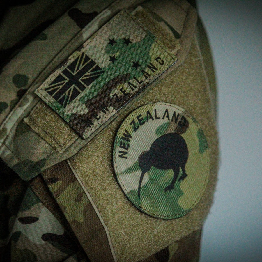 Flag and kiwi