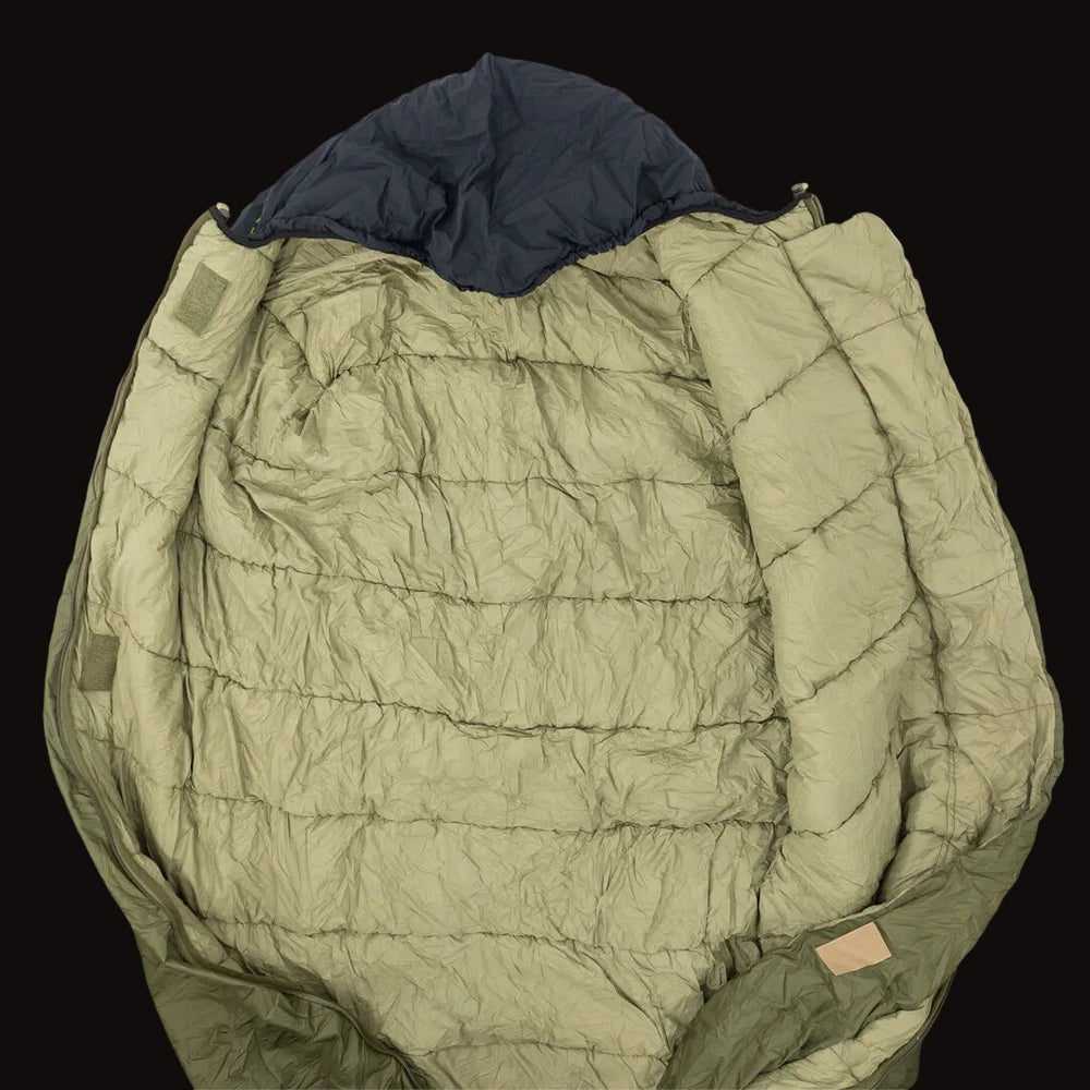 Fireside 3 Sleeping Bag — centre zip and hood